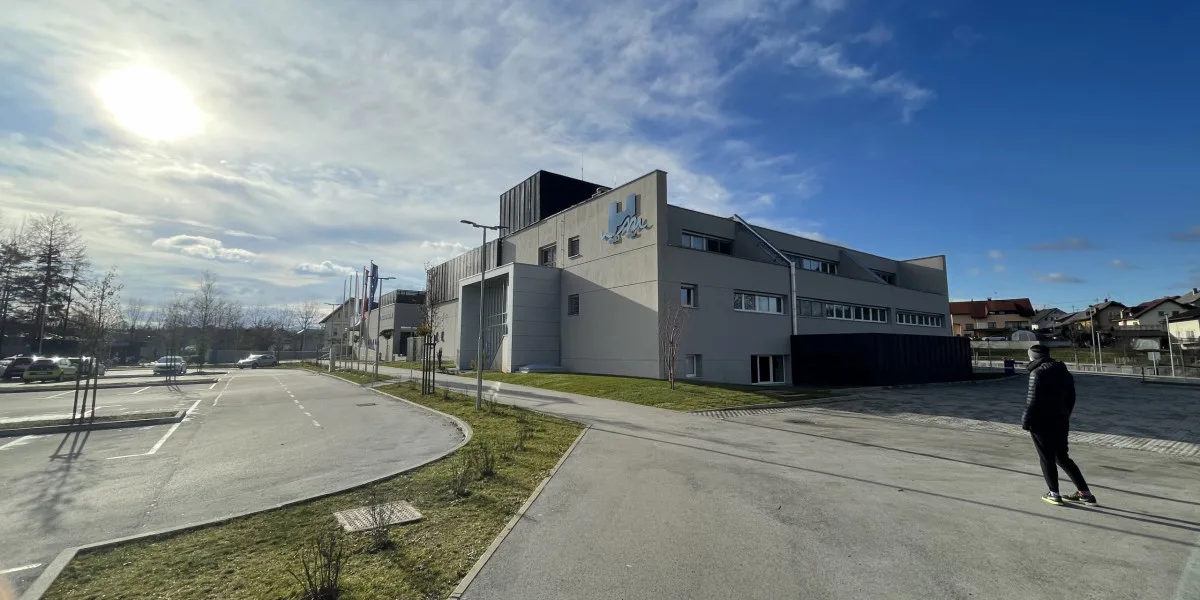 SB NM - Uprava in restavracija — fotografija 5