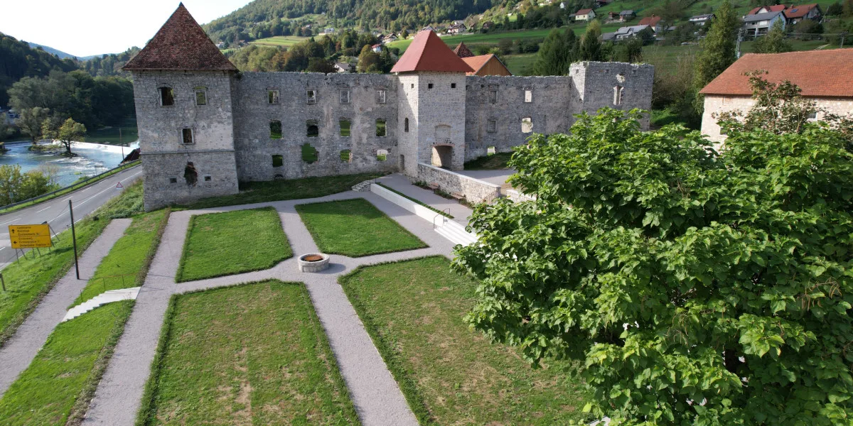 Grad Soteska — fotografija 4
