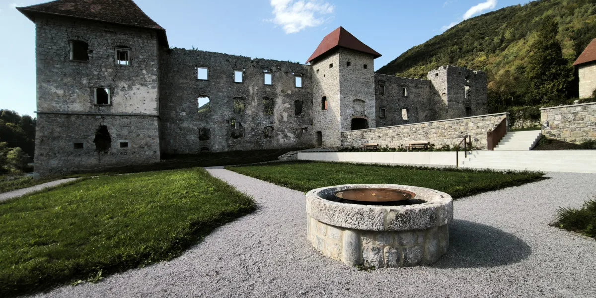 Grad Soteska — fotografija 11